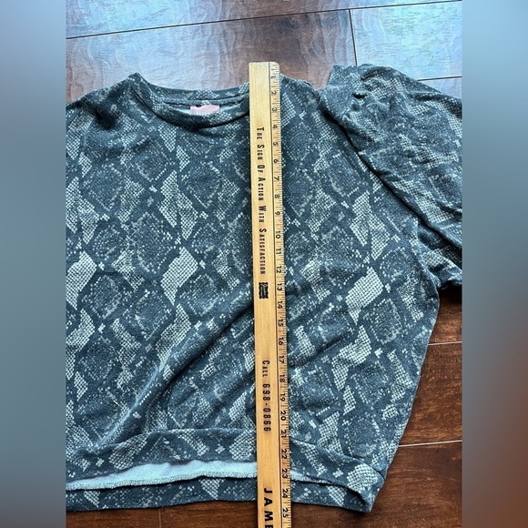Show Me your Mumu Pullover CrewNeck Long Sleeve Sweatshirt Women’s M SOLD AS IS - Picture 6 of 8
